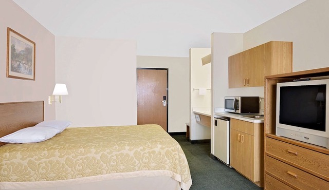 Super 8 by Wyndham Battle Mountain