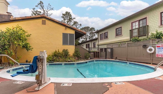 Best Western Carmel's Town House Lodge in Carmel