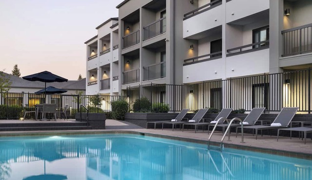 Courtyard by Marriott Bakersfield