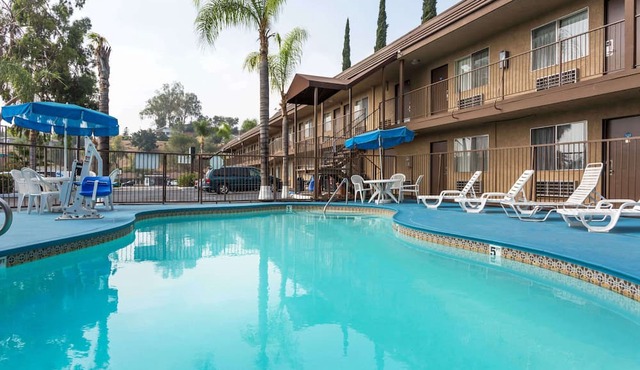 Days Inn by Wyndham San Bernardino