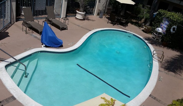 Tarzana Inn