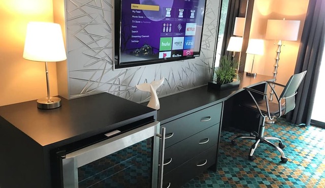 GreenTree Inn & Suites Alhambra