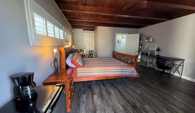1-bedroom vacation home just 5 minutes to Kia Forum
