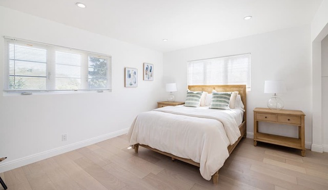 Two Story Apartment Near Beach