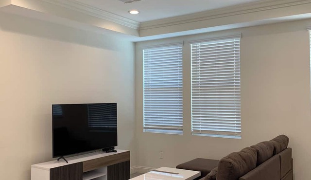 Entire 3Bds 3Ba Condo with private parking in Prime Pasadena