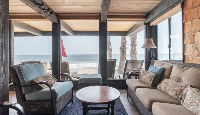 Whale Rock House (Beach Front, Downstairs)
