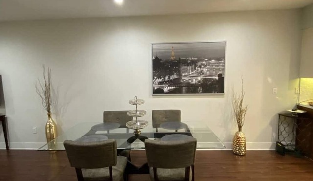 Glendale Americana 2 Bedroom 2 Bathroom Condo