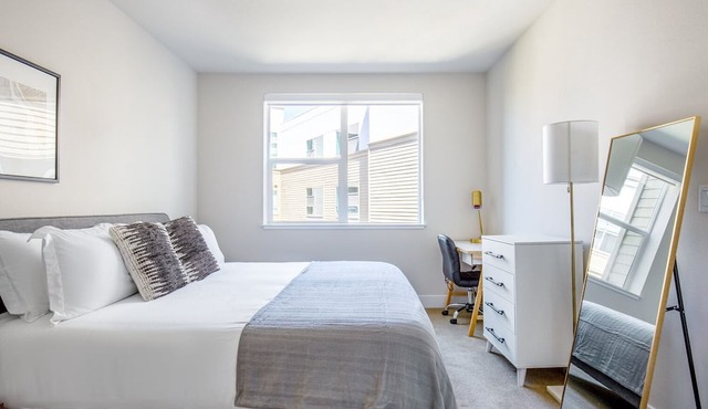 Ideal Redwood City 2BR w/W/D, Pool, BBQ, walk to Caltrain, by Blueground