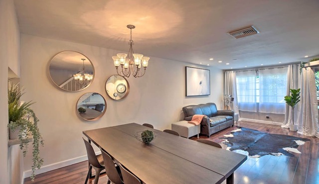 2 Mi to Griffith Park! Burbank Extended-Stay Condo