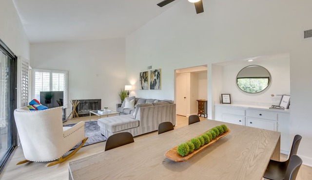 Quiet Palm Desert Condo: Workspace & Pool Access!