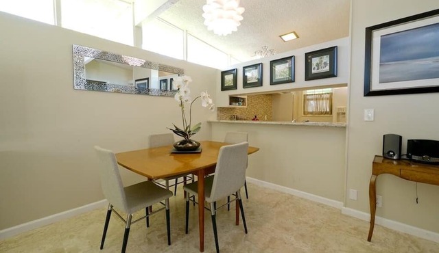 Lovely 2-bedroom mountain getaway – Only minutes to Old Town Pasadena.