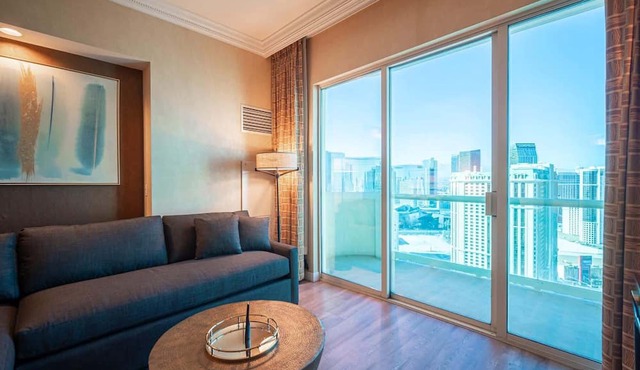 No Resort Fee Strip View Balcony+Free Valet+ Pool