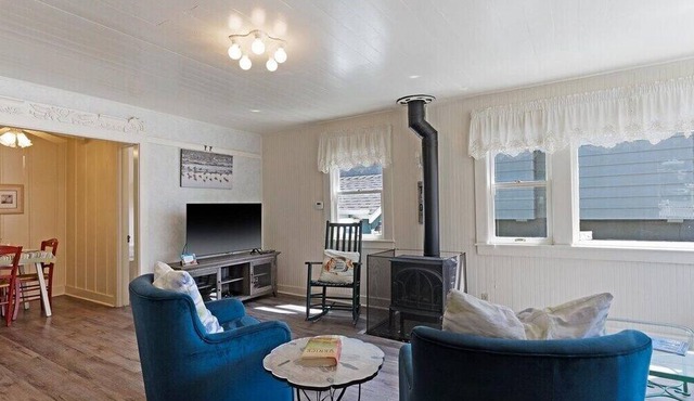 Vicky by the Sea – Ocean Views in Seabright in Santa Cruz