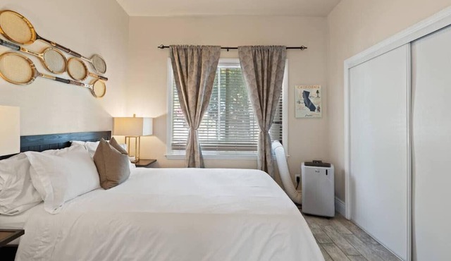 Vintage Flat | Mins to Golden 1 Center, Capitol