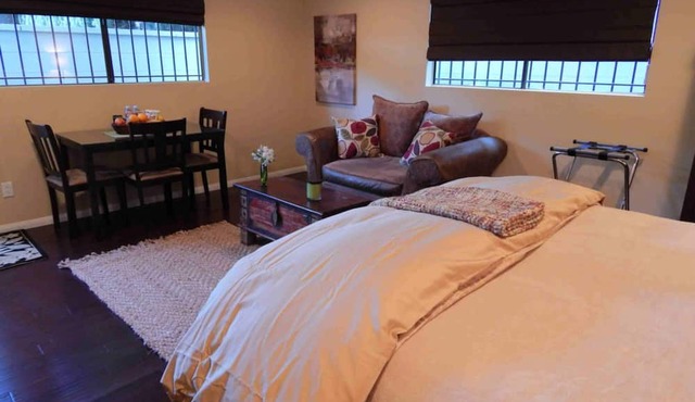Quiet Chic Studio Apartment with secure parking In Valley Village.