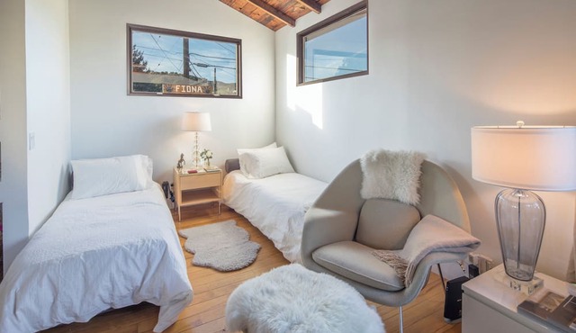 Magical 1927 Malibu Nature Cottage & Beach Retreat
