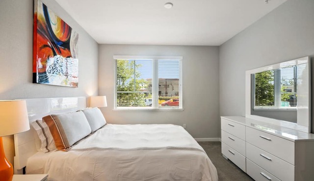 Bluebird Suites near Facebook HQ
