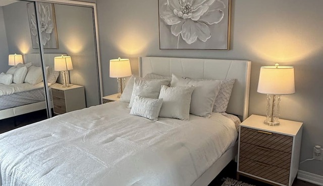 Fantastic 1bed/1bath with an ocean view steps from the beach in Redondo Beach