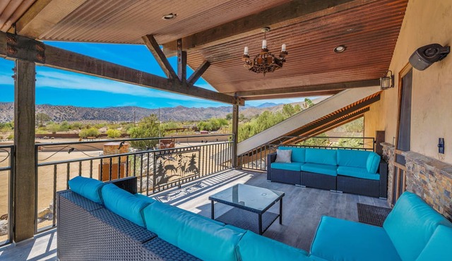 Peaceful paradise awaits- Plenty of space for family, friends, or a retreat!
