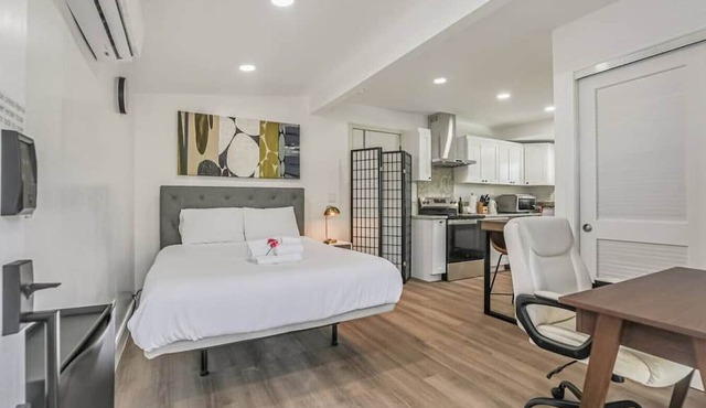 Luxury Studio in Central Fremont