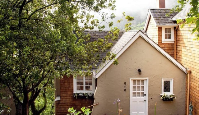 Amazing 3-bedroom house in Sausalito Hills perfect for your getaway