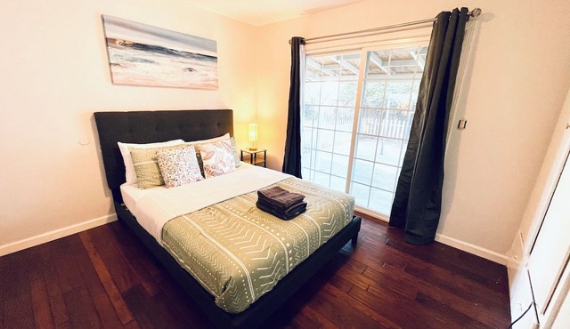 Cozy 4 bedroom in Fremont with free Parking & WiFI & Great location