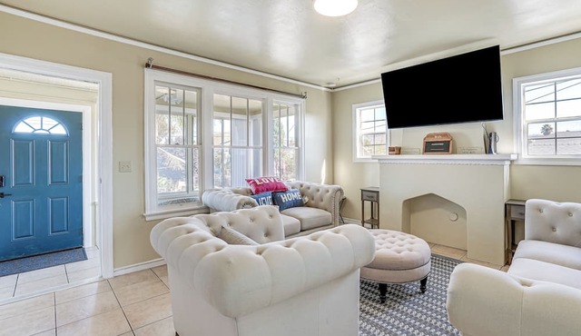 Oakland Apartment: 8 Mi to Dtwn!