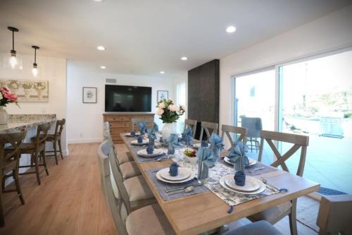 Awesome 5 bedroom 3 bath pool home with in-ground jacuzzi