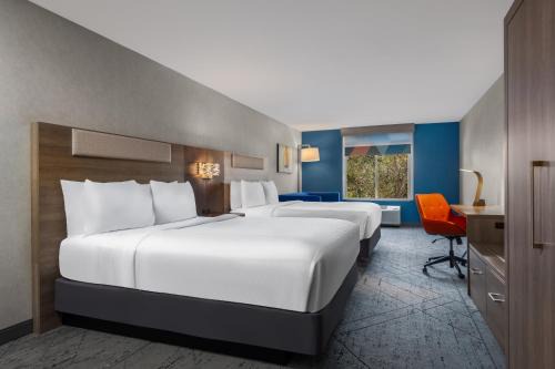 Holiday Inn Express & Suites Fresno River Park Hwy 41 by IHG