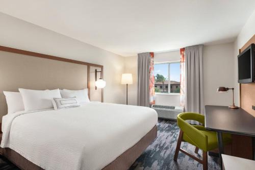 Fairfield Inn 